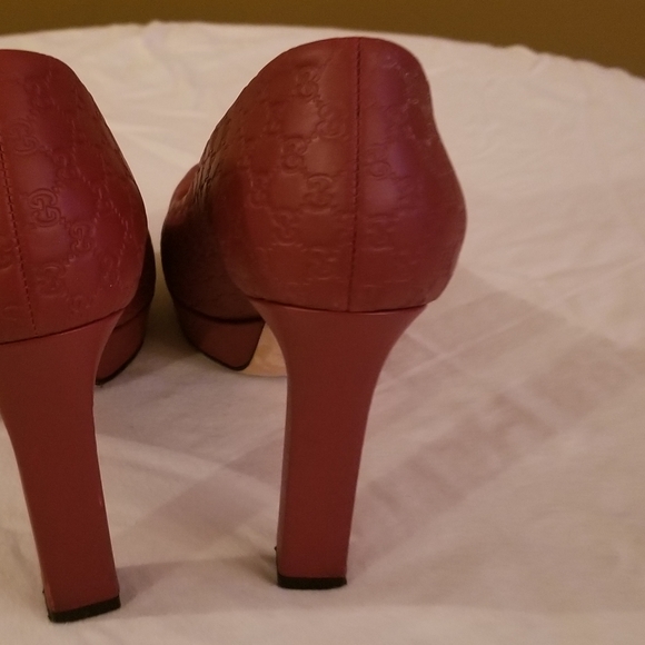 Gucci Red Guccissima Leather Peeptoe Platform Pump - Picture 9 of 9